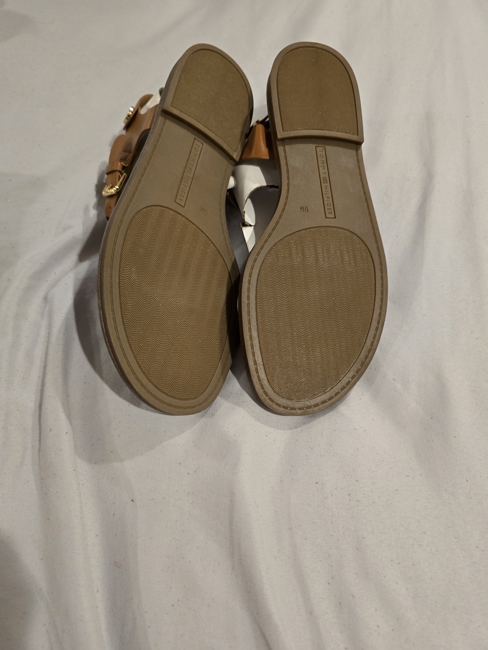 Tommy Hilfiger Brown Leather T-Strap Sandals with Gold Accents - Picture 4 of 4